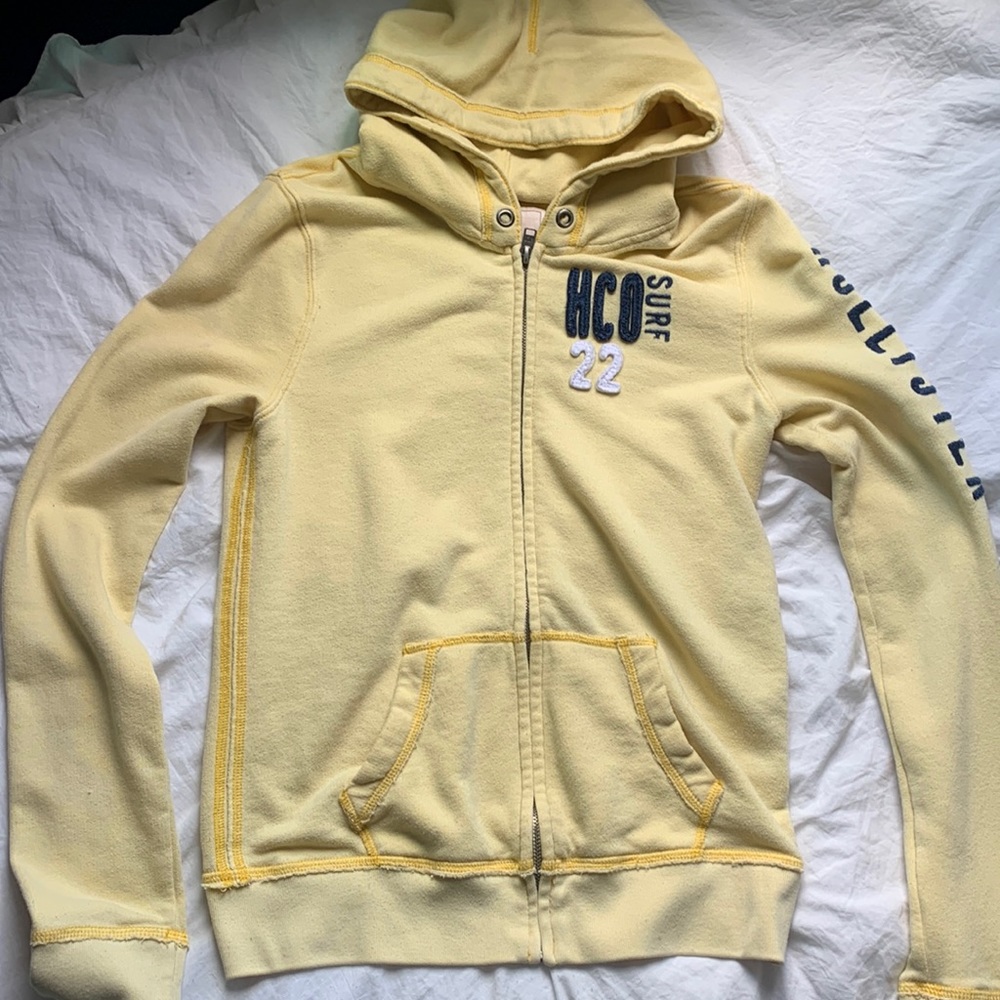 Super cute light yellow Hollister zip up!
